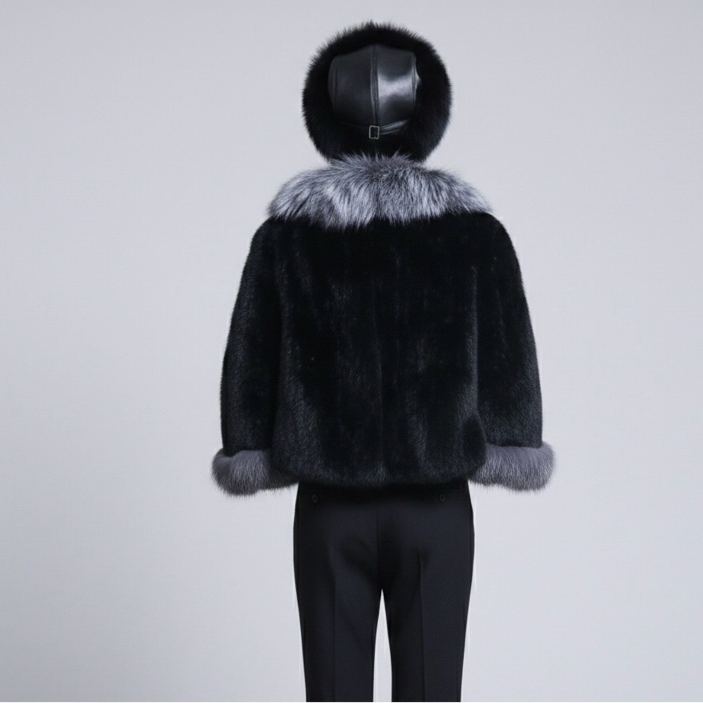 Mink and fox fur collar cape and fur hat set - Picture 3 of 13
